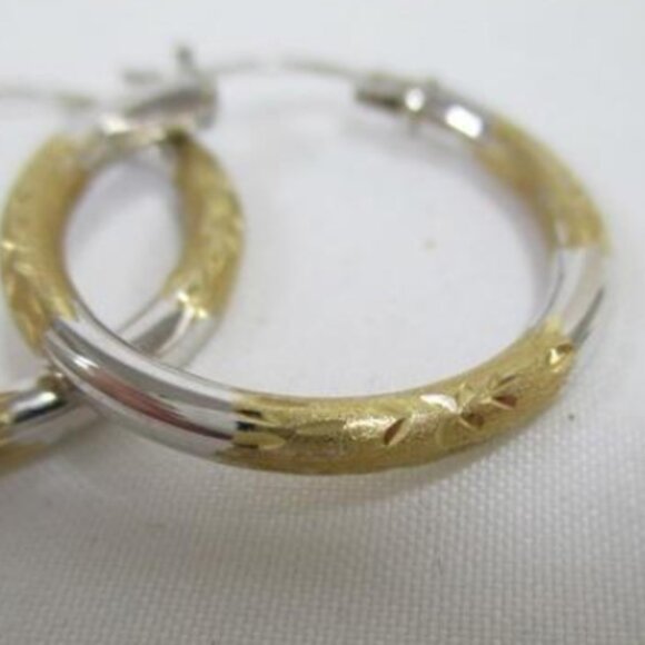585 (14k) Two-tone White and Yellow Gold Diamond Cut Hoop Earrings Vtg Estate - Picture 2 of 11